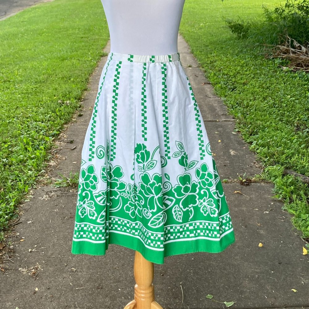 White & Kelly Green Skirt, size 8